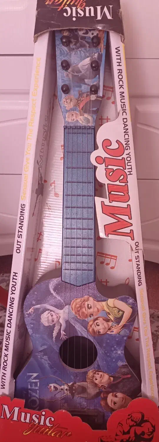 گیتار|اسباب‌بازی بچه|باغستان, |دیوار