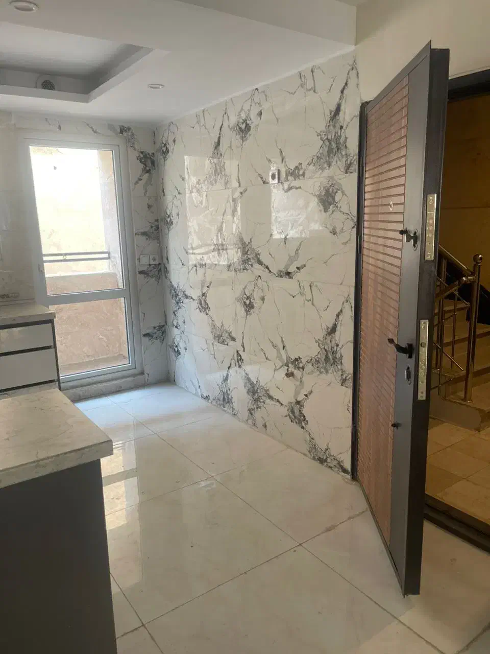 ۴طبقه ۷۲متری نوساز آذربایجان (آزادی)