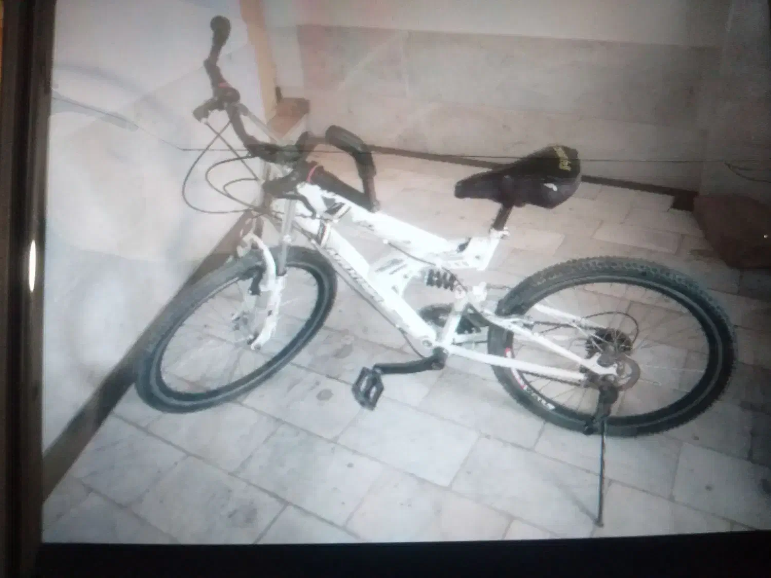 دوچرخه|دوچرخه، اسکیت، اسکوتر|اسفراین, |دیوار