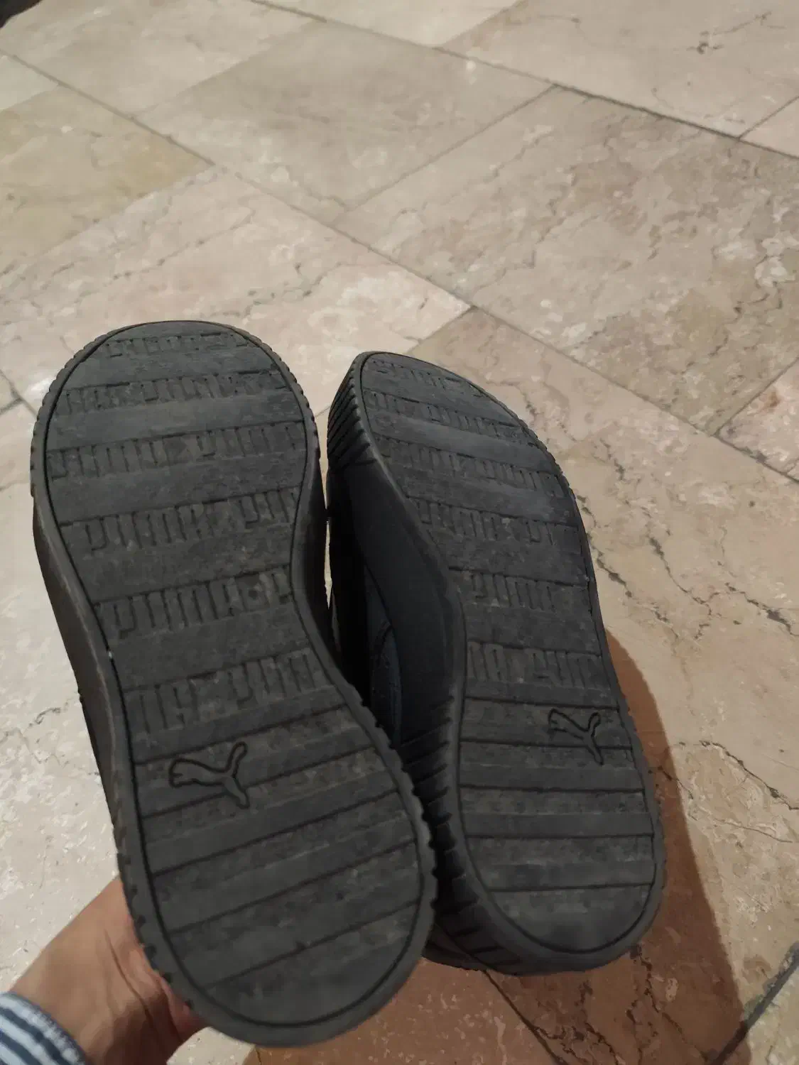 کفش اسپرت|کیف، کفش، کمربند|اندیشه, اندیشه فاز ۱|دیوار