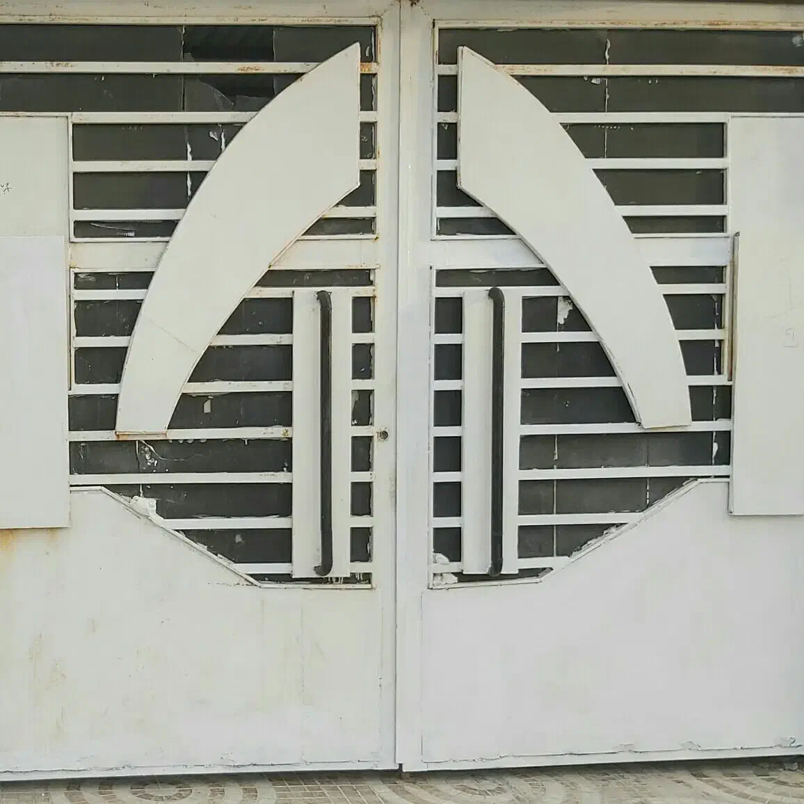 درب حیاط در حد نو در بندر دیر|مصالح و تجهیزات ساختمان|بندر دیر, |دیوار