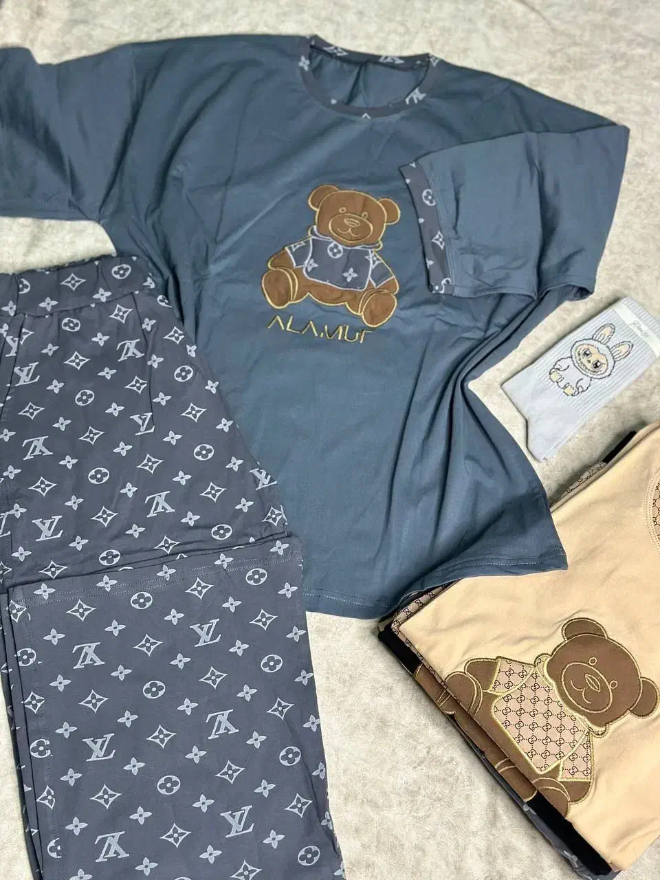 راحتی زنانه و دخترانه با کیفیت و خوش قیمت|لباس|یزد, |دیوار