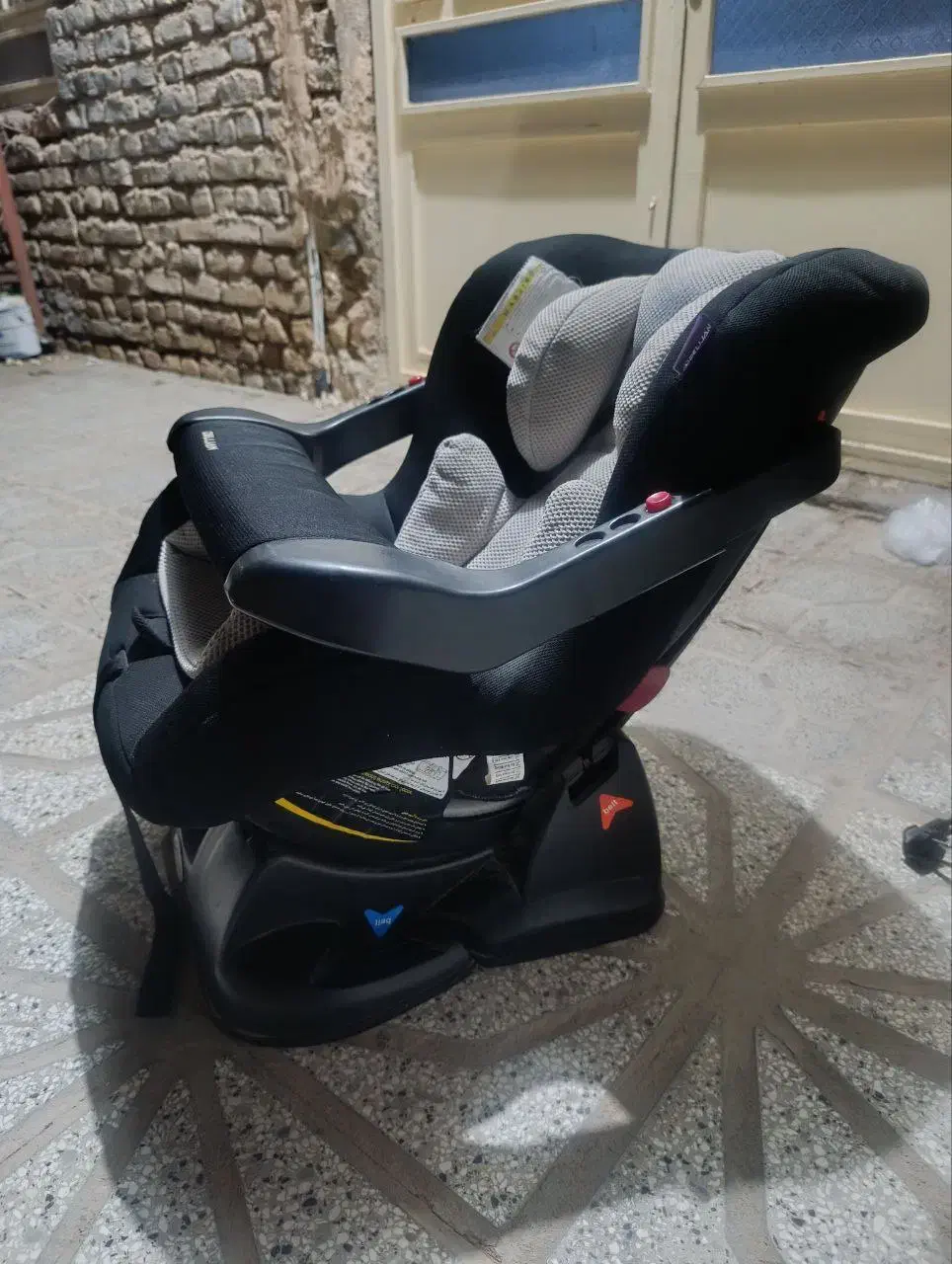 فروش صندلی خودرو کودک دلیجان|تخت و صندلی بچه|خواف, |دیوار