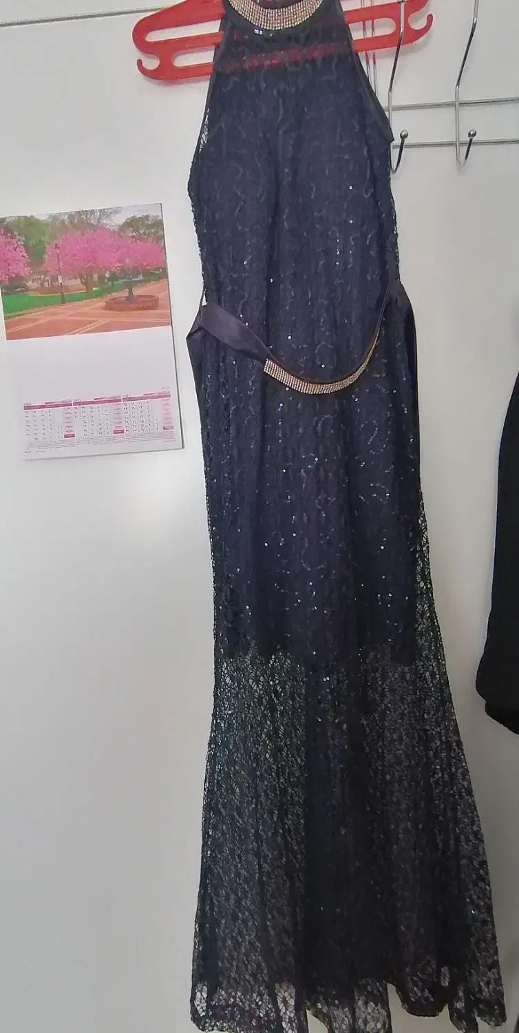 لباس مجلسی|لباس|گرگان, |دیوار