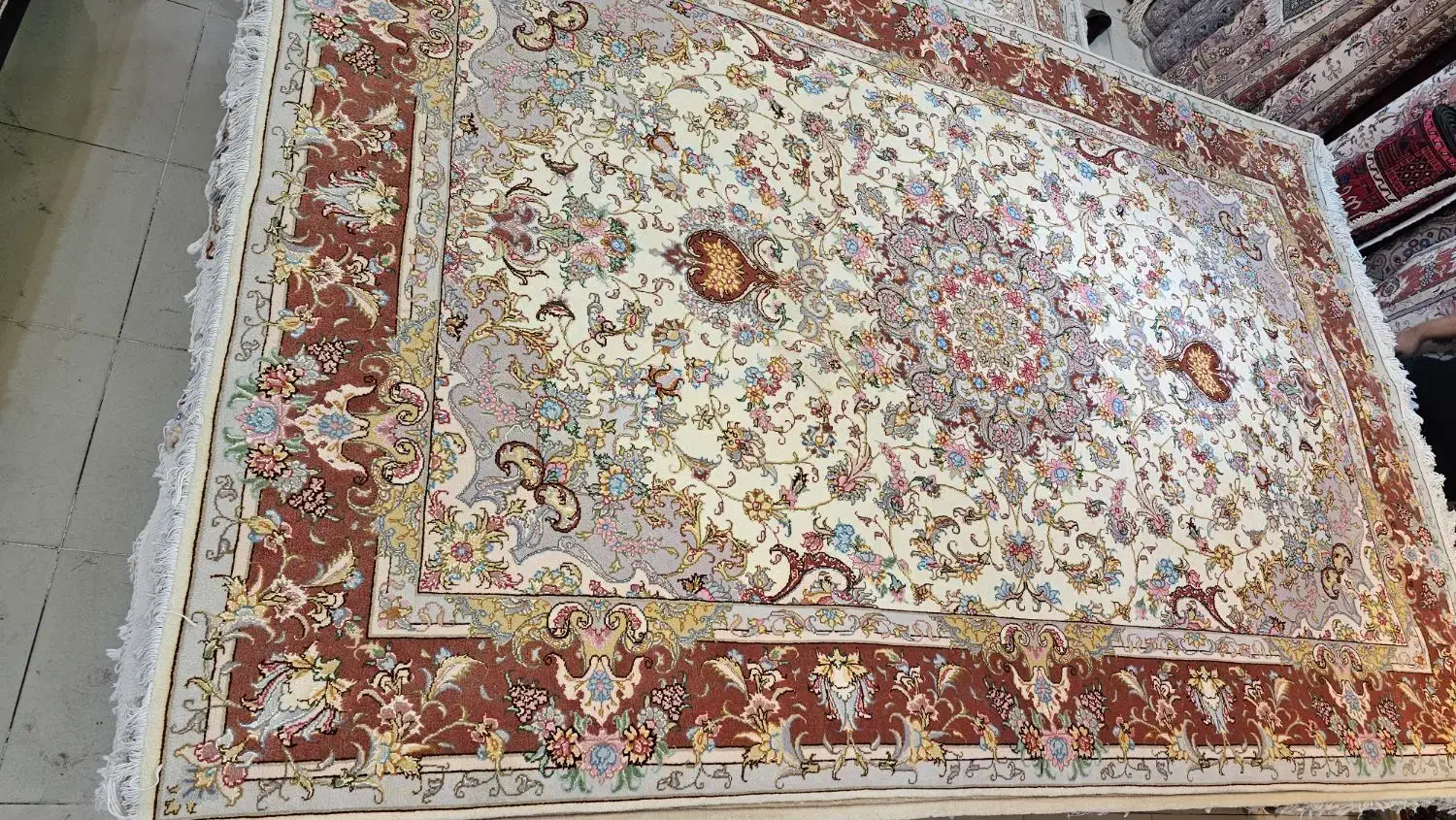 دستباف علیا جفت حاشیه آجری|فرش|تبریز, |دیوار