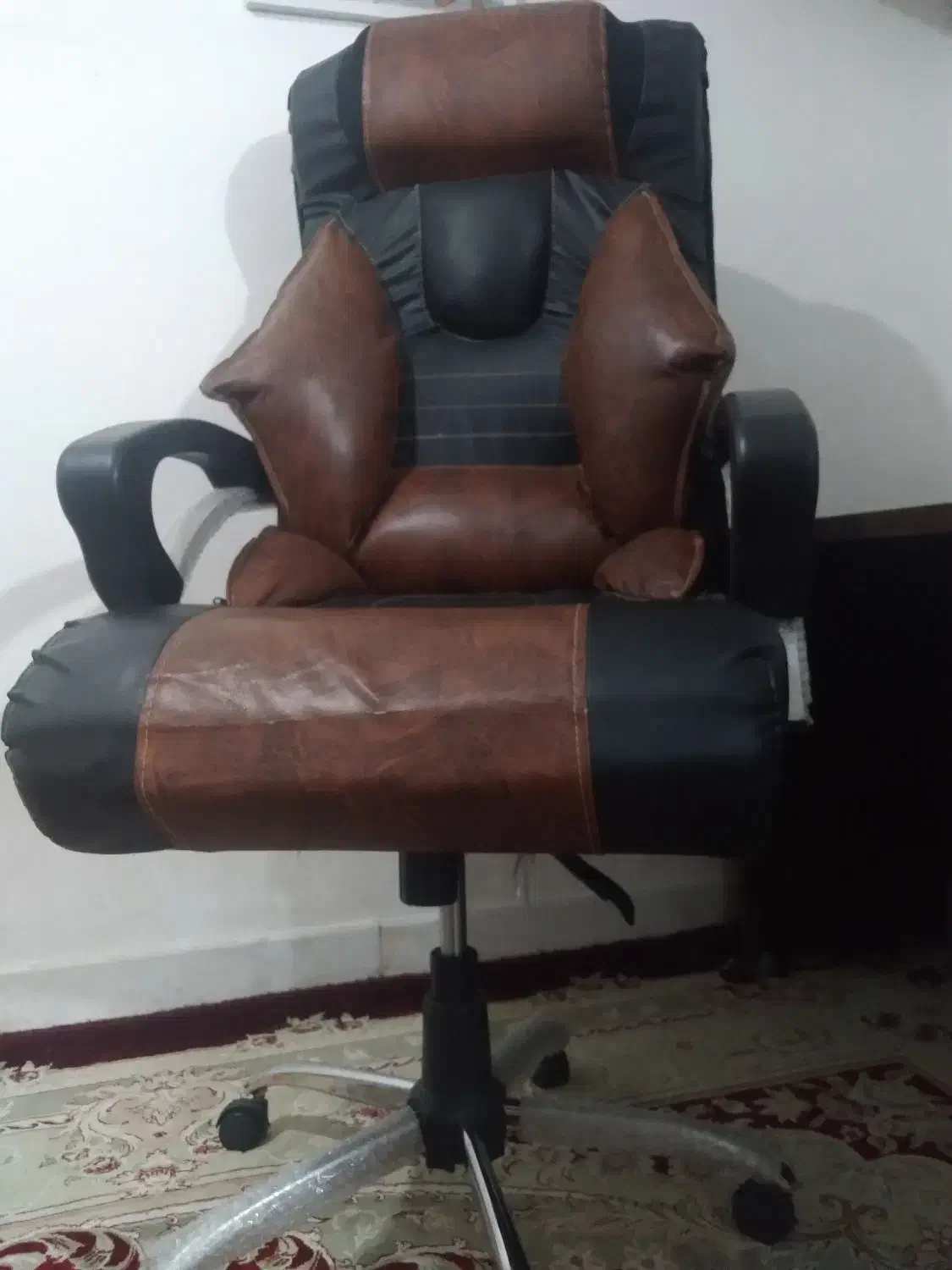 میز صندلی|مبلمان اداری|رباط‌کریم, الارد|دیوار