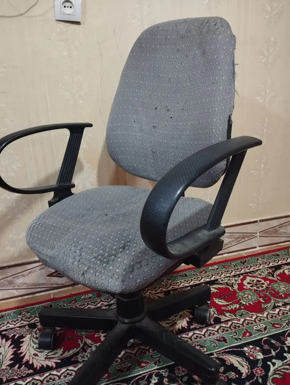 سلام صندلی چرخ دار سال۹۰۰تومن|صندلی و نیمکت|یاسوج, |دیوار