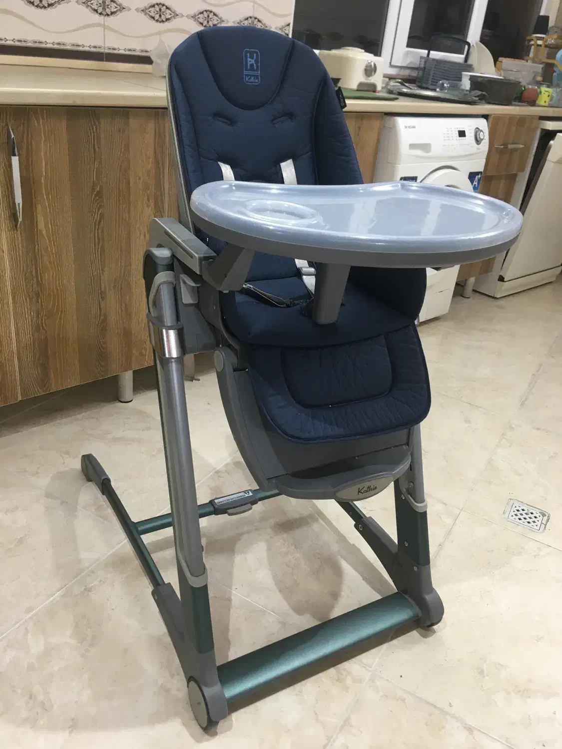 صندلی غذا|تخت و صندلی بچه|ورامین, ورامین|دیوار