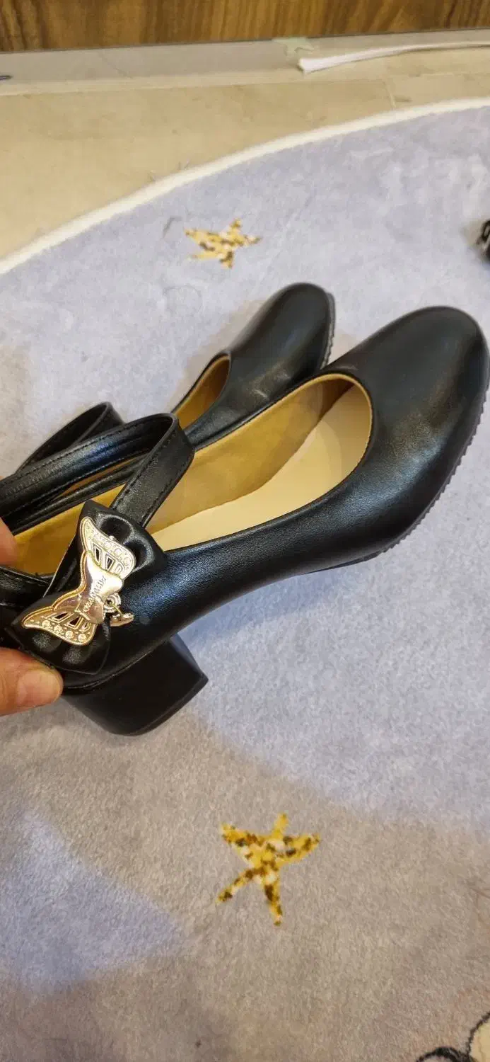 کفش مجلسی دخترانه سایز ۳۶ قالب کوچیک|کفش و لباس بچه|تهران, تهرانپارس جنوبی|دیوار