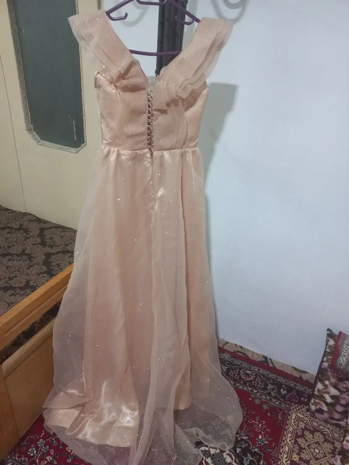 لباس|لباس|مشهد, ثامن|دیوار