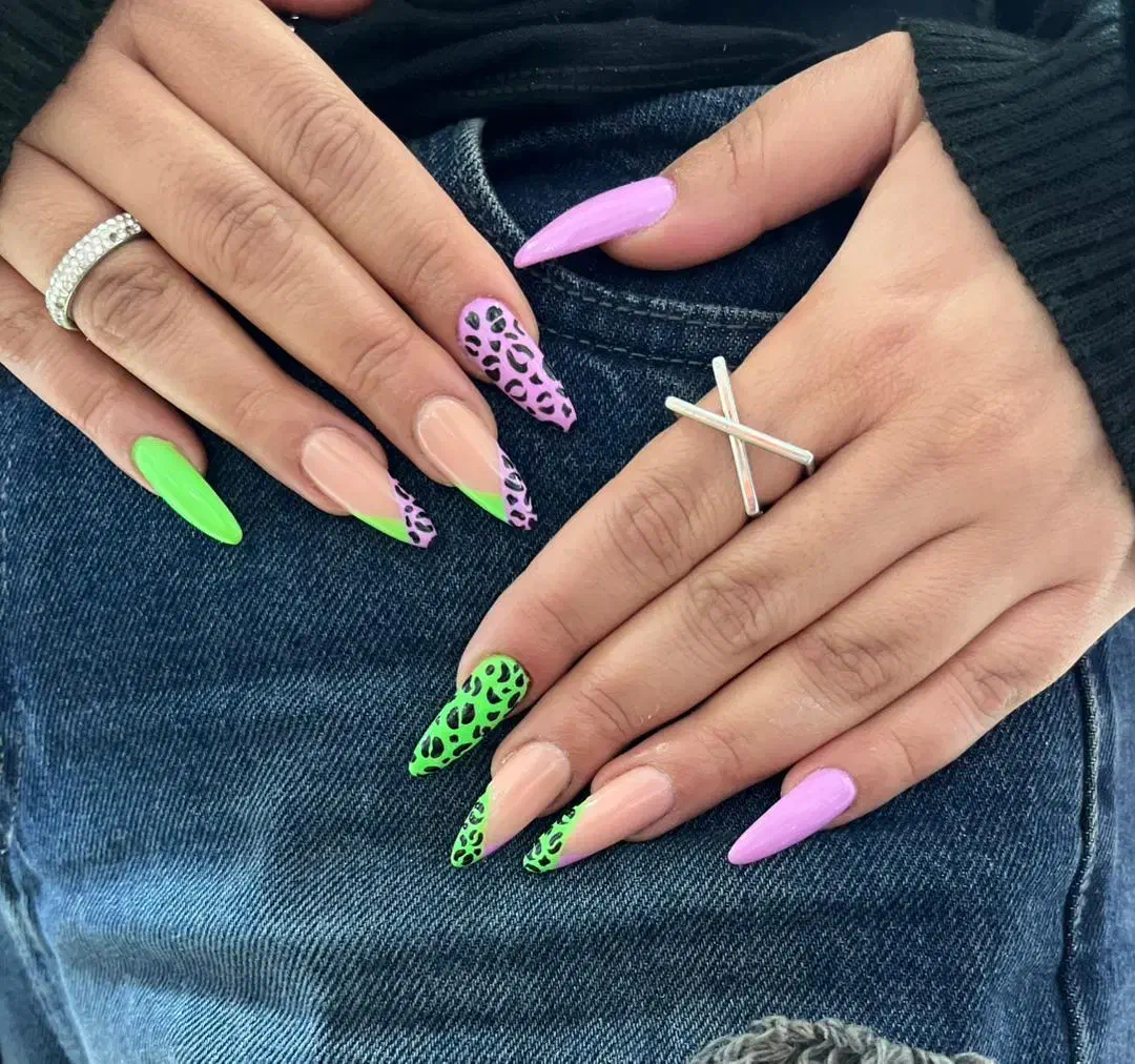 کاشت ناخن کاشت مژه و...|خدمات آرایشگری و زیبایی|ورامین, ورامین|دیوار