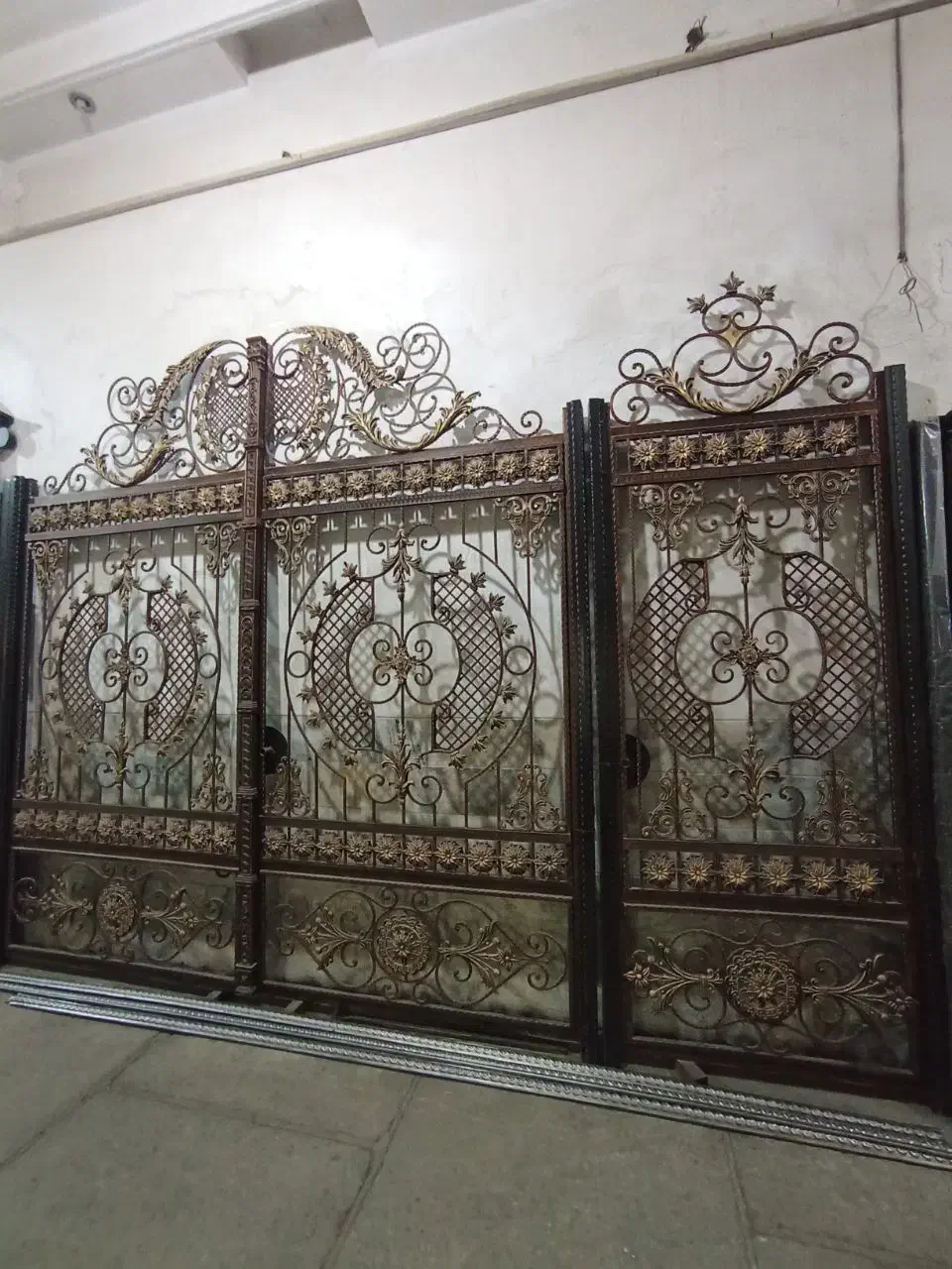 کارگاه درب و پنجره وجوشکارسیار باملاحظه یزدو اطراف|خدمات پیشه و مهارت|یزد, |دیوار