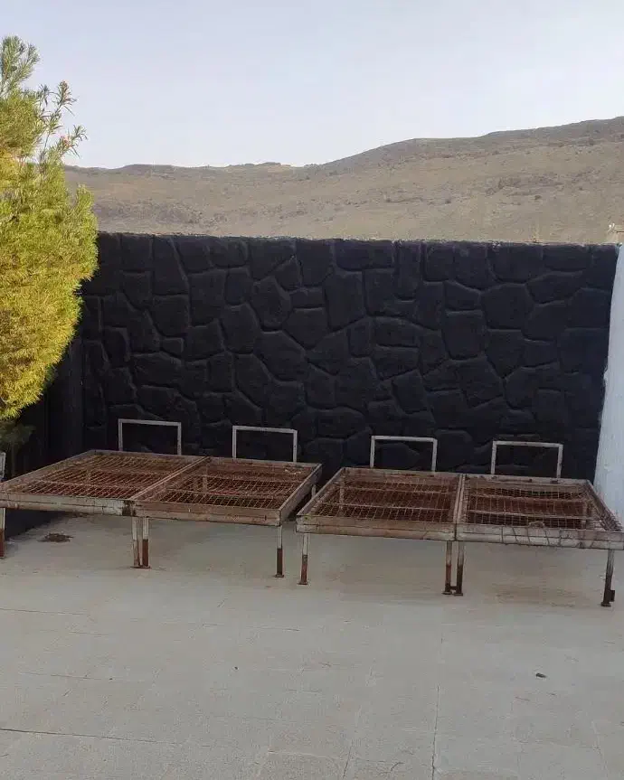 تخت باغی فلزی|تخت و سرویس خواب|شیراز, داریون|دیوار