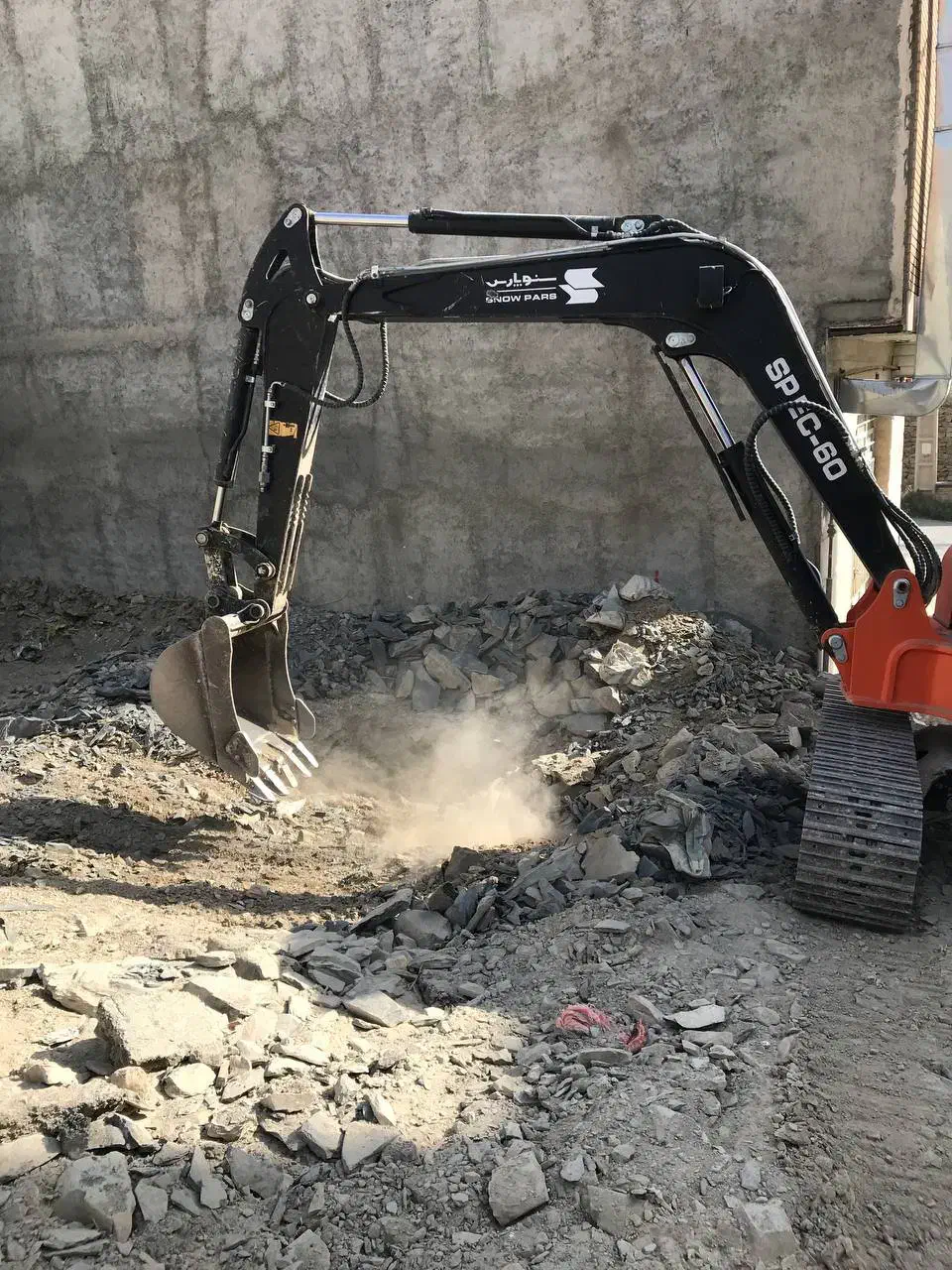 بنا/بنایی/تخریب کلی و جزئی/با اکیپ|خدمات پیشه و مهارت|اراک, |دیوار