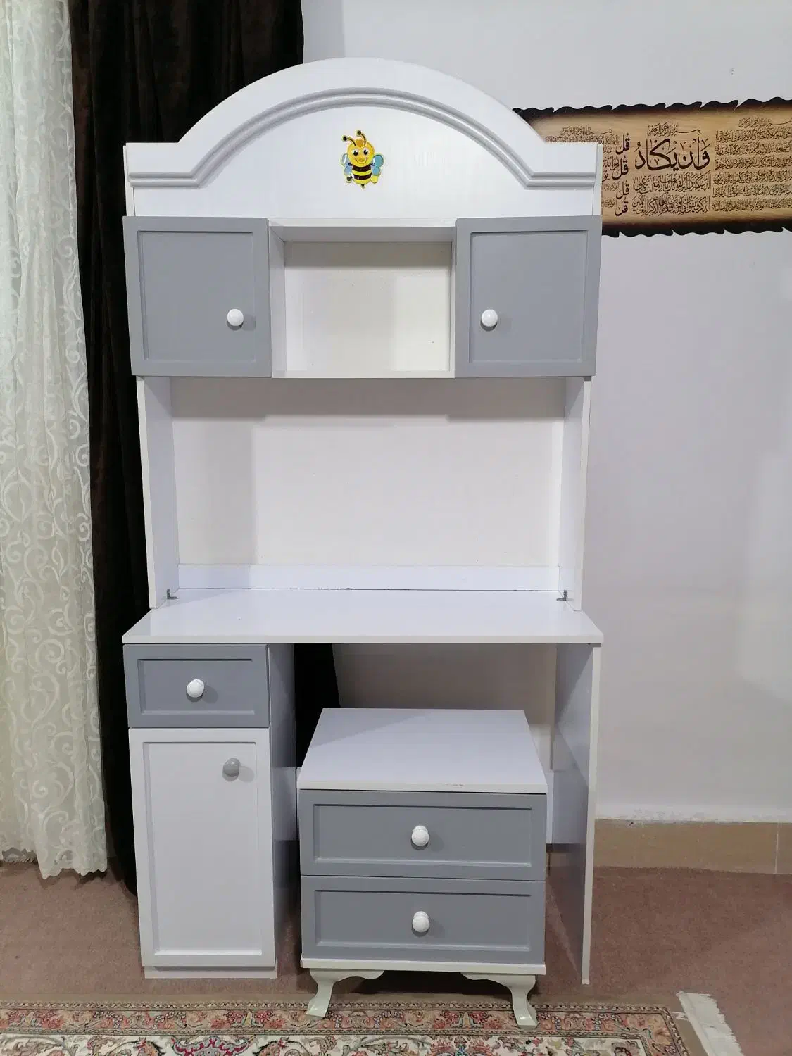 یک عدد میز تحریر ویک عدد پاتختی|میز تحریر و کامپیوتر|یاسوج, |دیوار