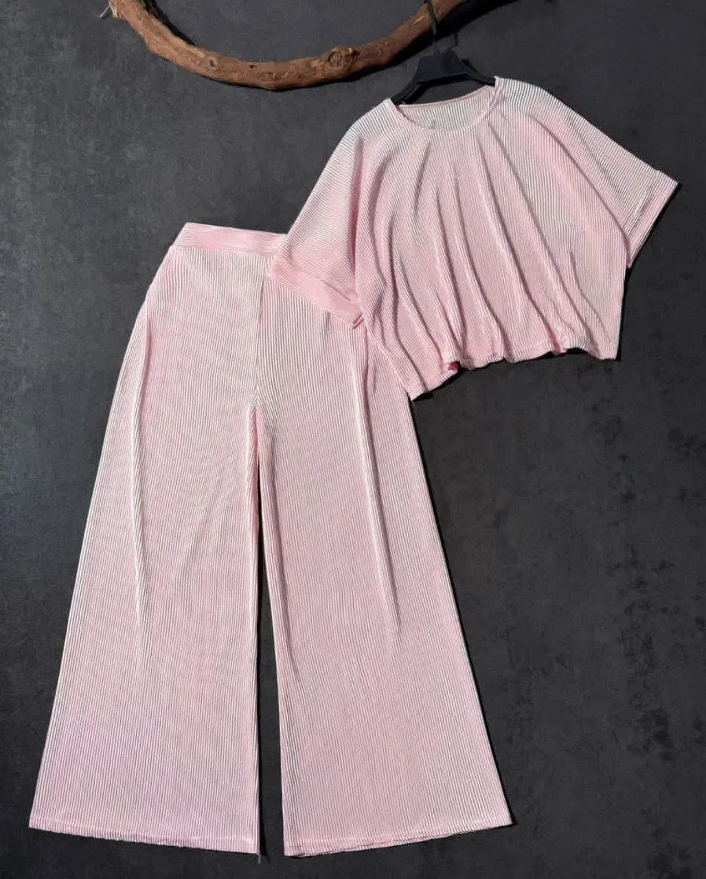 تولیدی و پخش پوشاک|لباس|کیش, |دیوار