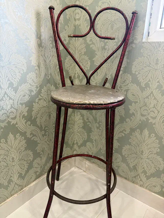 صندلی پایه بلند فرفوژه|صندلی و نیمکت|گرگان, |دیوار