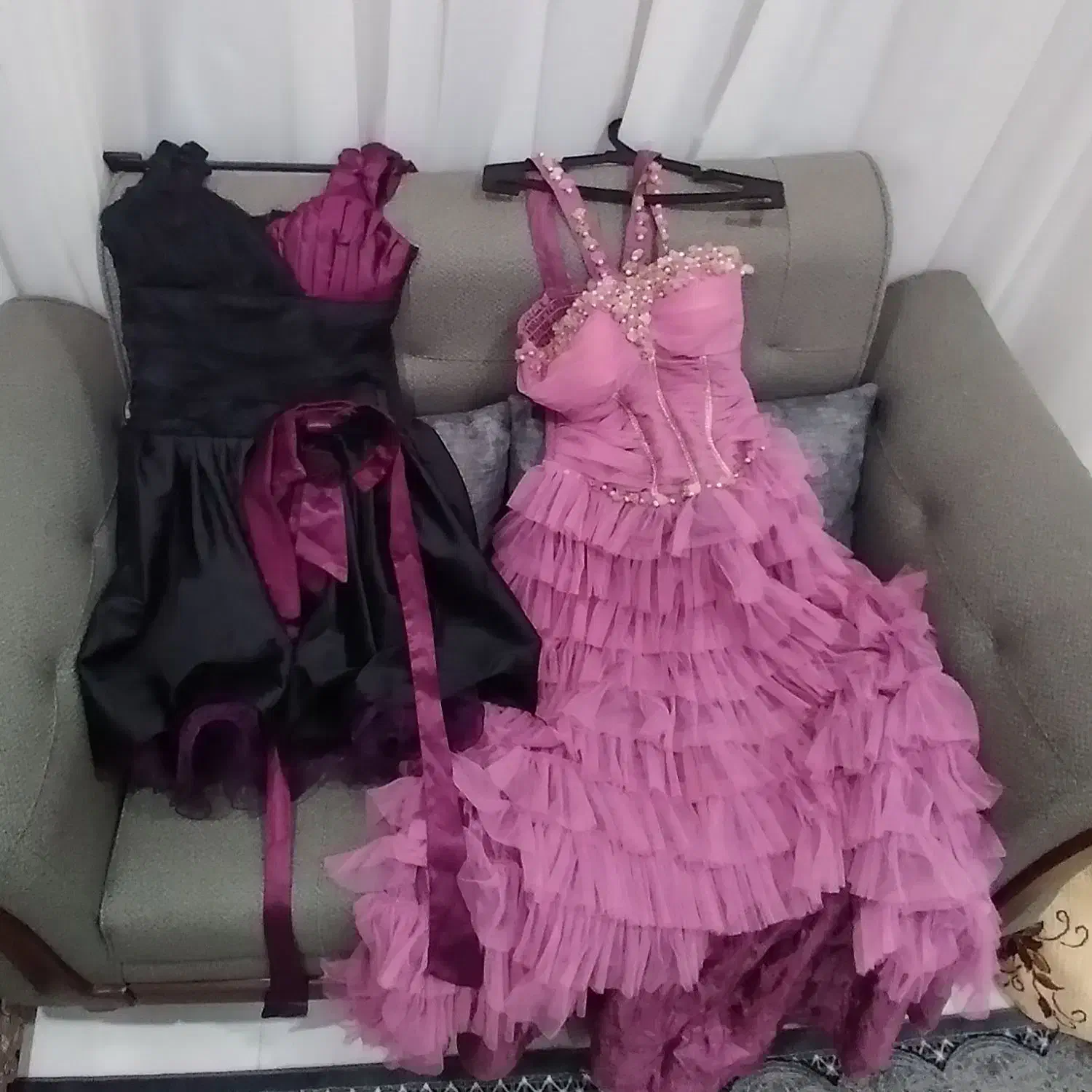 لباس مجلسی|لباس|قائن, |دیوار