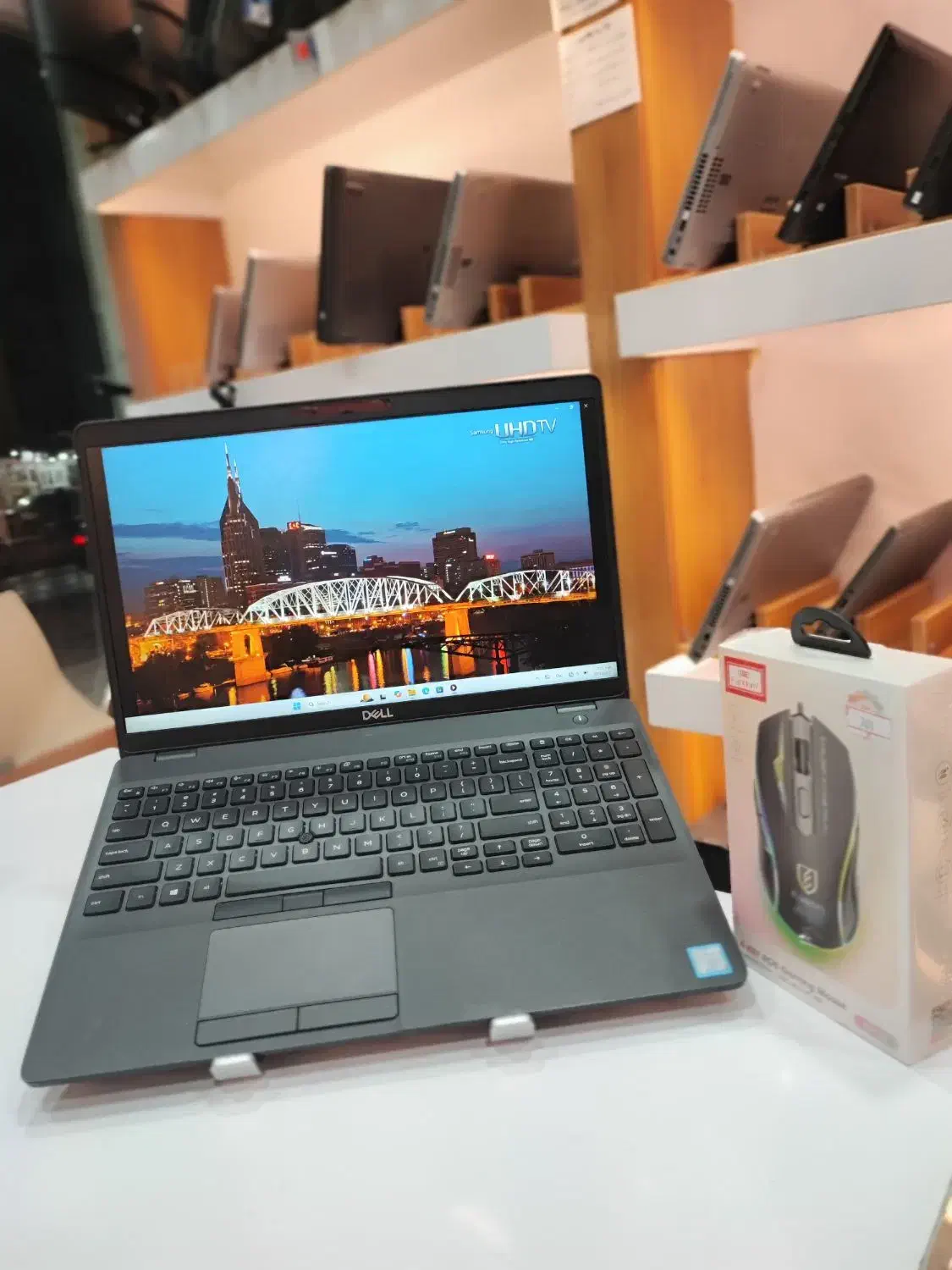 لپتاپ دل ۳۵۴۱، ۴ گیگ گرافیک، رم۱۶، i7 نسل۹|رایانه همراه|بوشهر, |دیوار