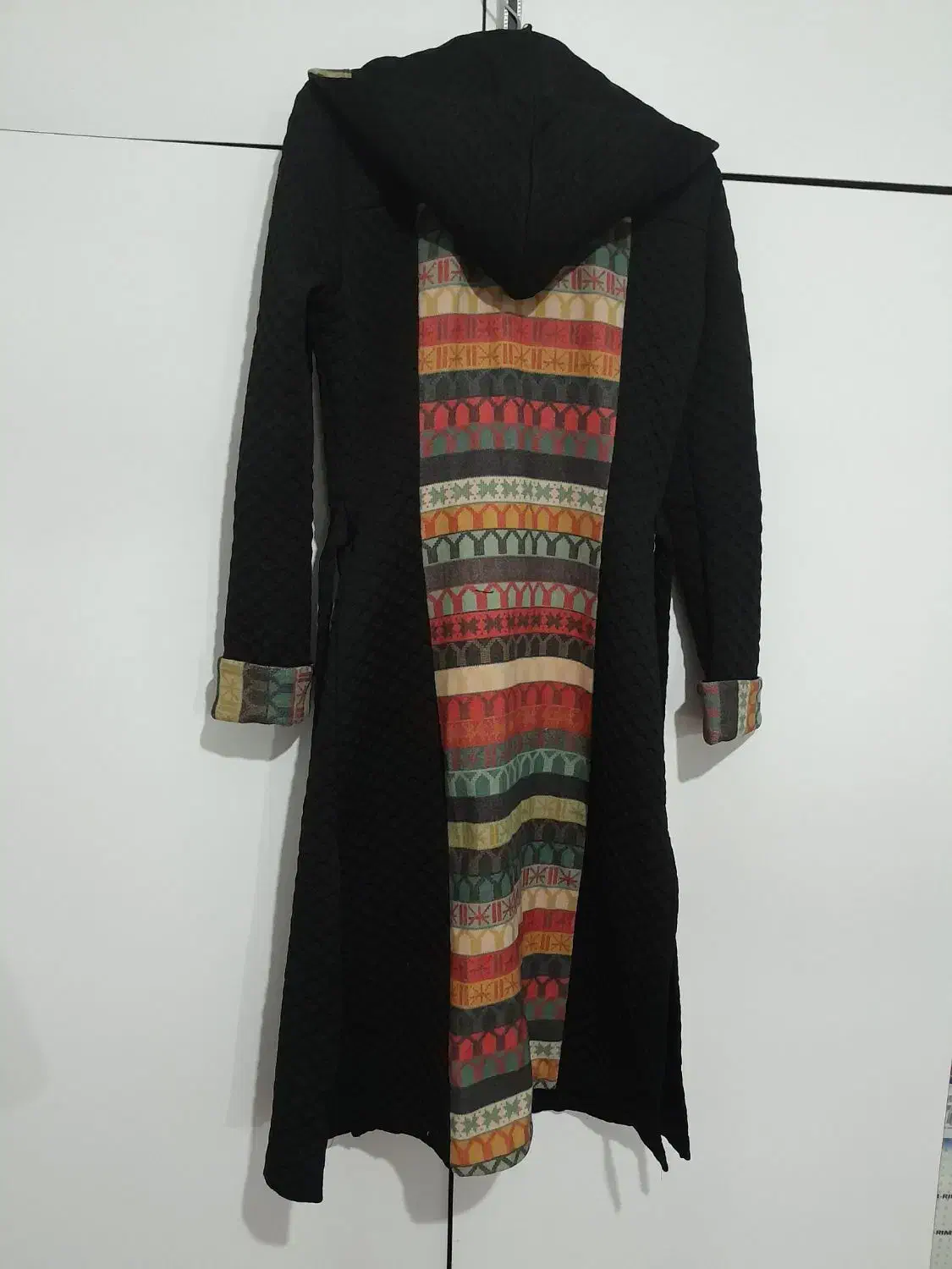 پالتو زنانه|لباس|رشت, دخانیات|دیوار