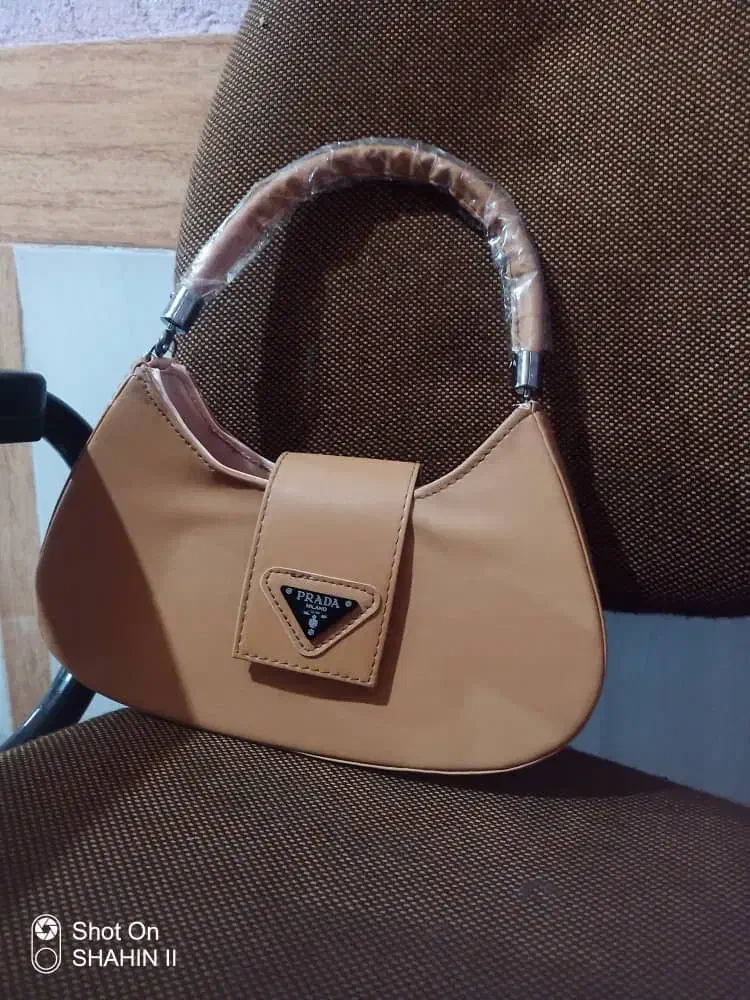 فروش کیف به دلیل تغیر شغل زیر قیمت بازار|کیف، کفش، کمربند|شادگان, |دیوار