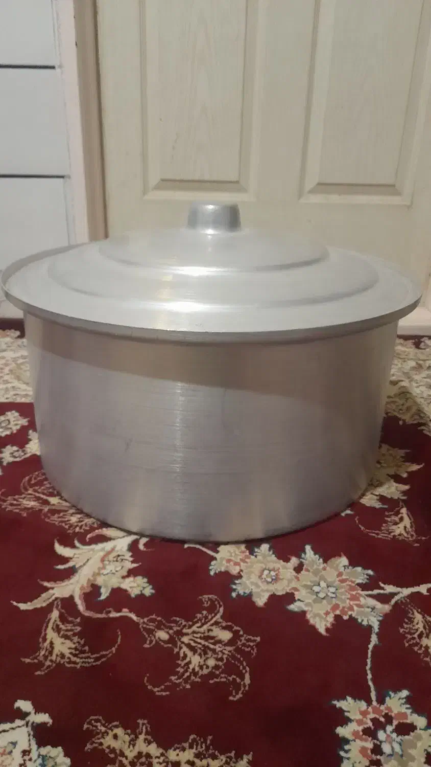 قابلمه بزرگ|ظروف پخت‌وپز|ساوه, |دیوار