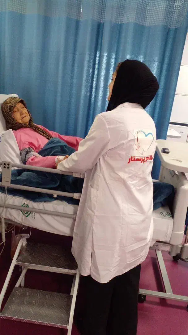 استخدام همراه بیمار/پرستارسالمند/کودک/مراقب/مریض|استخدام درمانی، زیبایی، بهداشتی|تهران, جمالزاده|دیوار