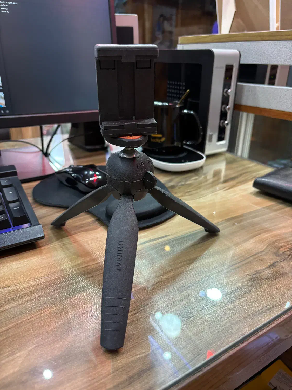 پایه گوشی و دوربین|دوربین عکاسی و فیلم‌برداری|بندر انزلی, نوروزی|دیوار