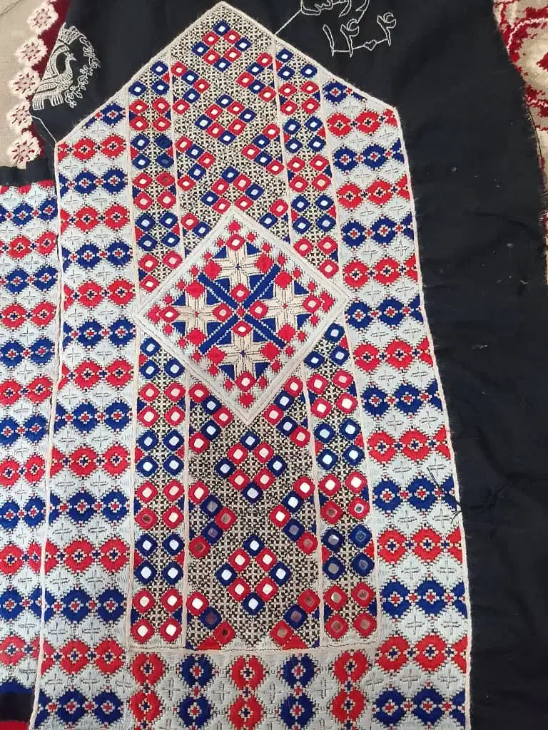 حارص|لباس|هیرمند, |دیوار