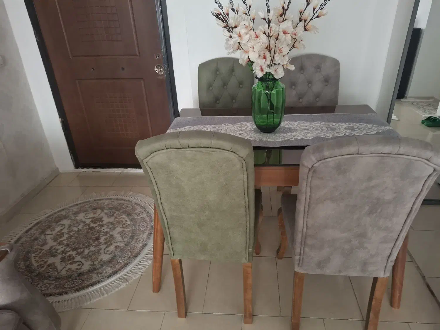 مبل چستر هشت نفره به همراه میز نهارخوری ۵۰ ملیون|مبلمان خانگی و میز عسلی|پرند, فاز ۶|دیوار