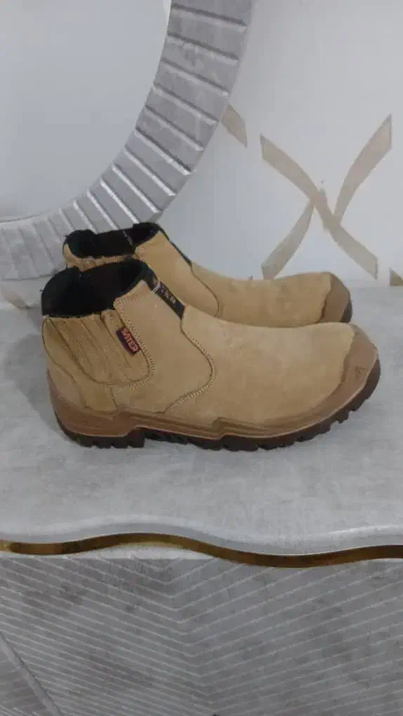 کفش نیم بوت|کیف، کفش، کمربند|دهدشت, |دیوار