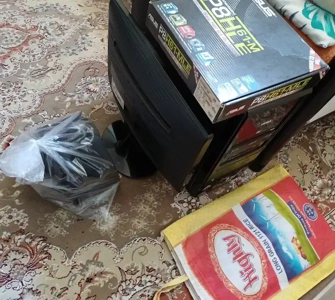 کامپیوتر|رایانه رومیزی|بروجرد, |دیوار