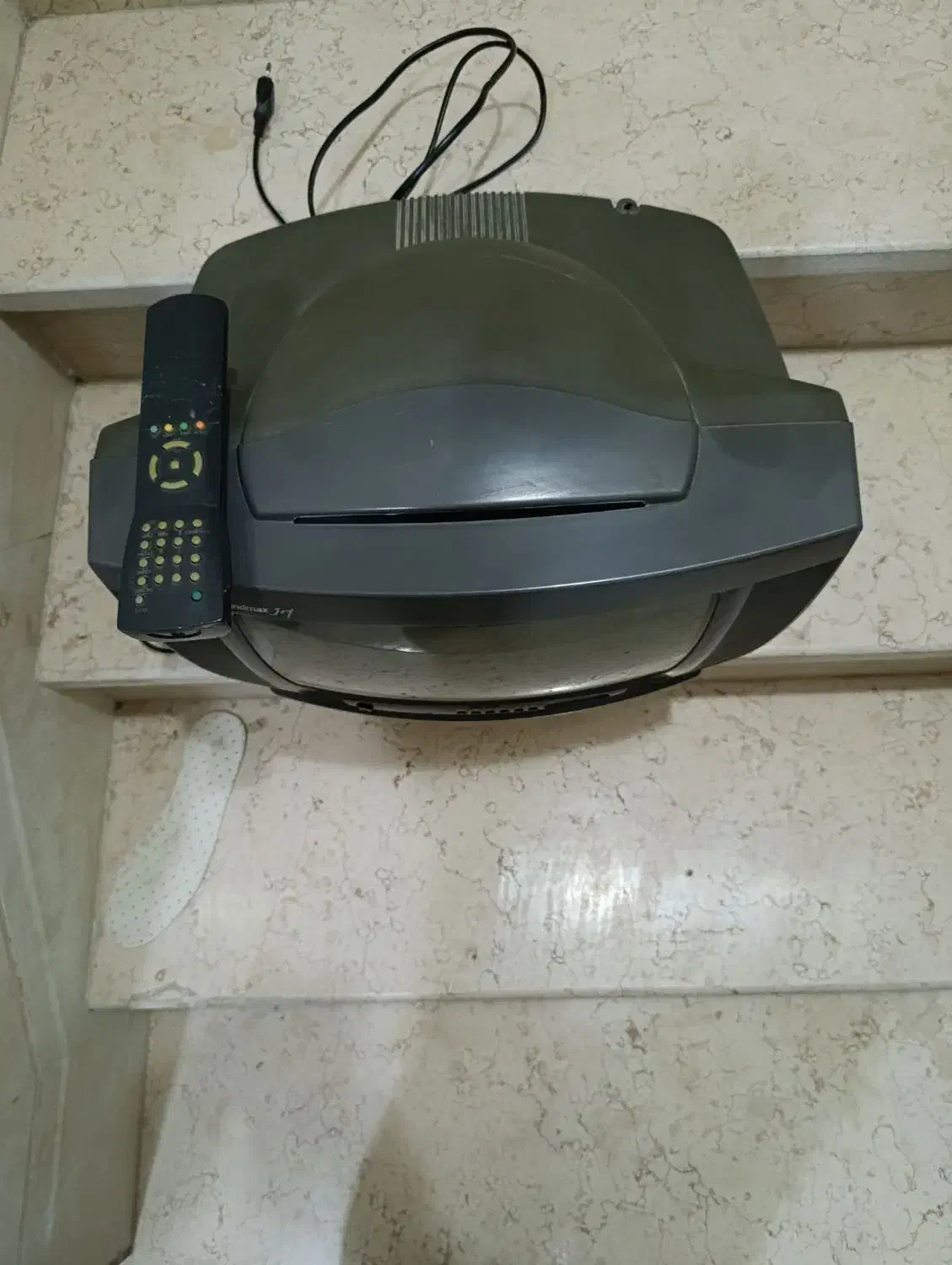 تلوزیون ال جی رنگی سالم تمیز|تلویزیون و پروژکتور|قم, محمد آباد|دیوار