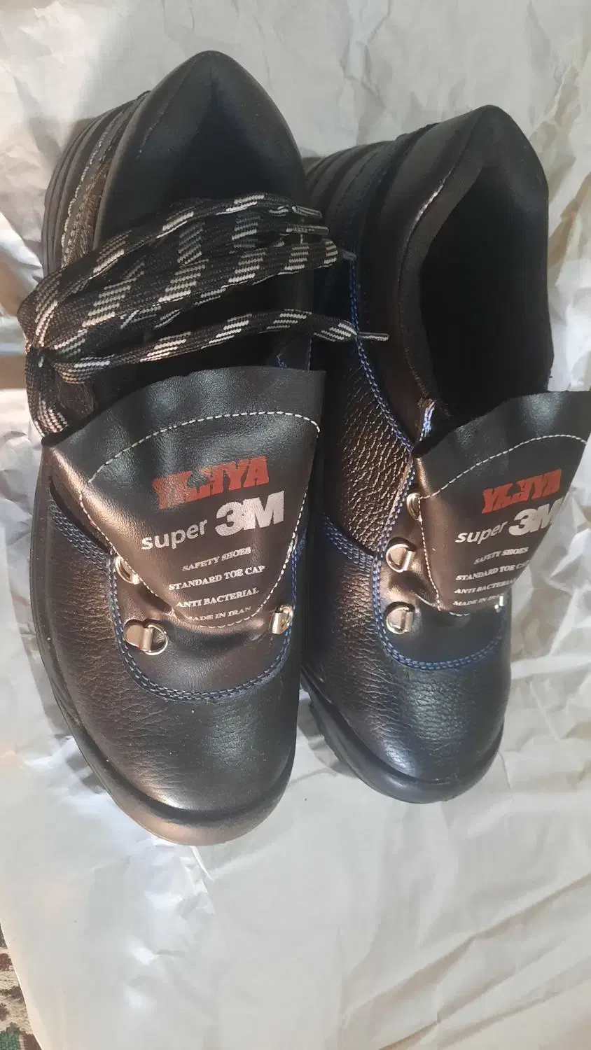 کفش ایمنی|کیف، کفش، کمربند|هندیجان, |دیوار