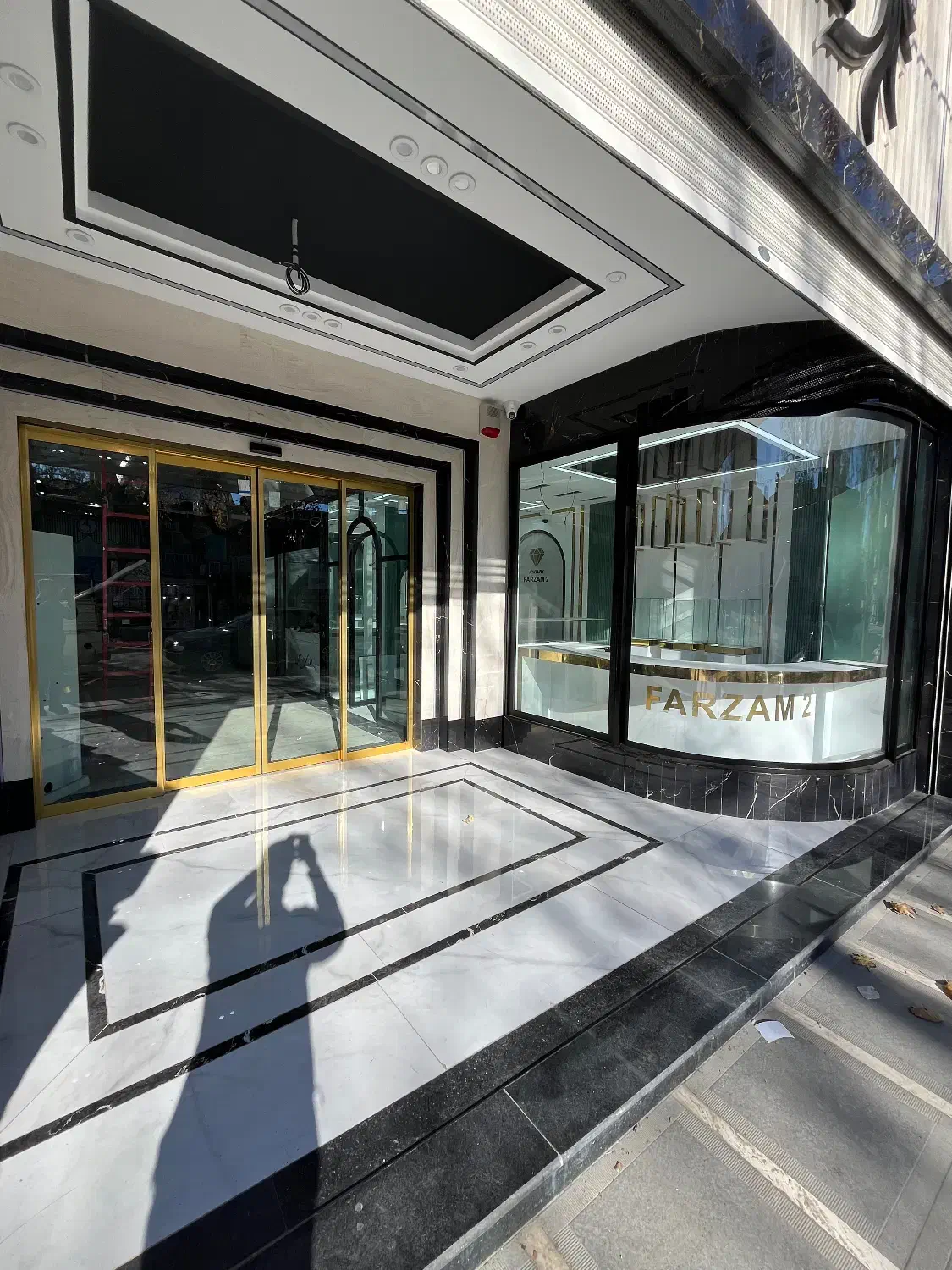 درب کرکره درب اتوماتیک و شیشه سکوریت|خدمات پیشه و مهارت|خرمآباد, |دیوار