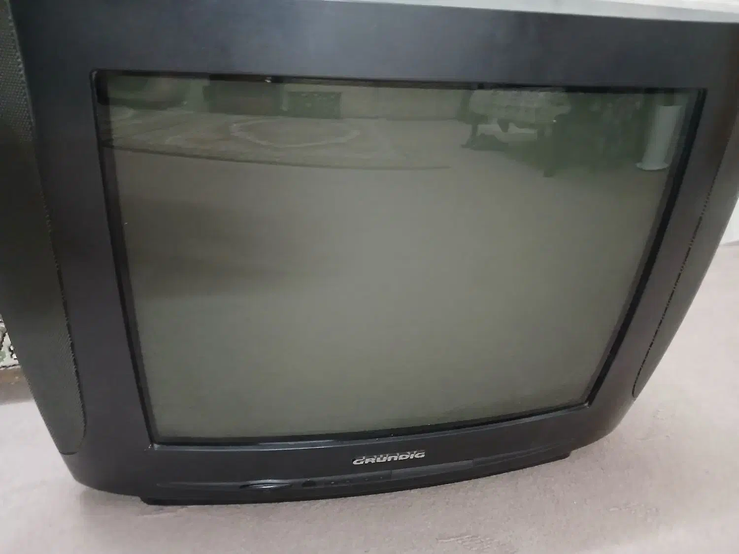 تلوزیون سالم مارک گراندولیک آلمانی پارس فقط|تلویزیون و پروژکتور|قم, زنبیل آباد|دیوار