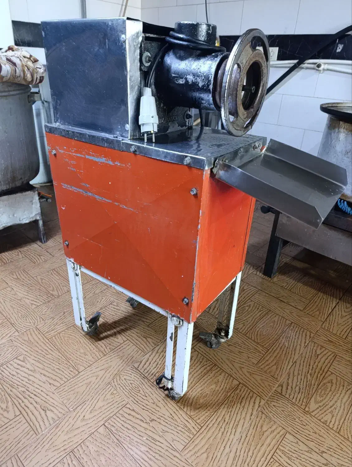 چرخ گوشت صنعتی پولاد غرب 32|کافیشاپ و رستوران|الوند, |دیوار