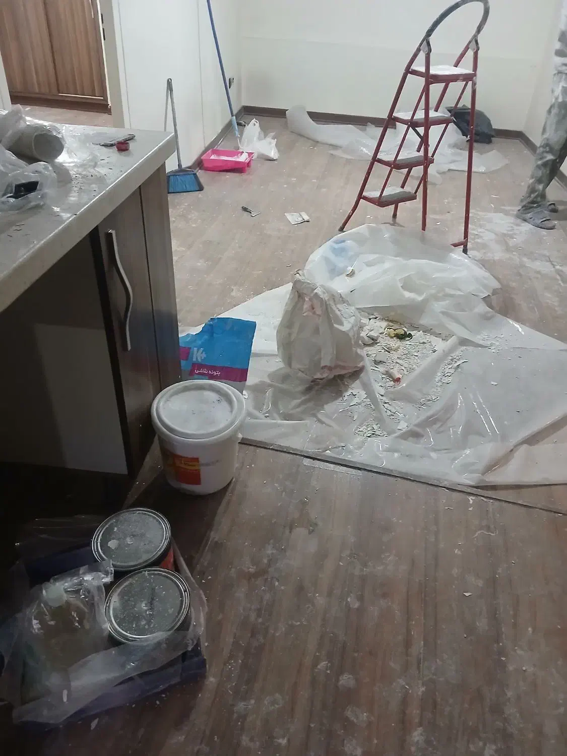 نقاشی .  گچکاری  کاشی.سرامیک رفع نم|خدمات پیشه و مهارت|تهران, جنت‌آباد شمالی|دیوار