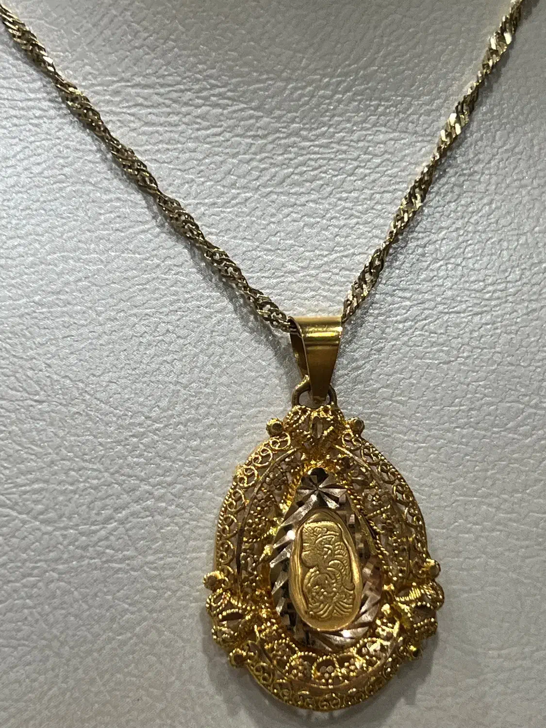 شمش|جواهرات|شیراز, شاهچراغ|دیوار