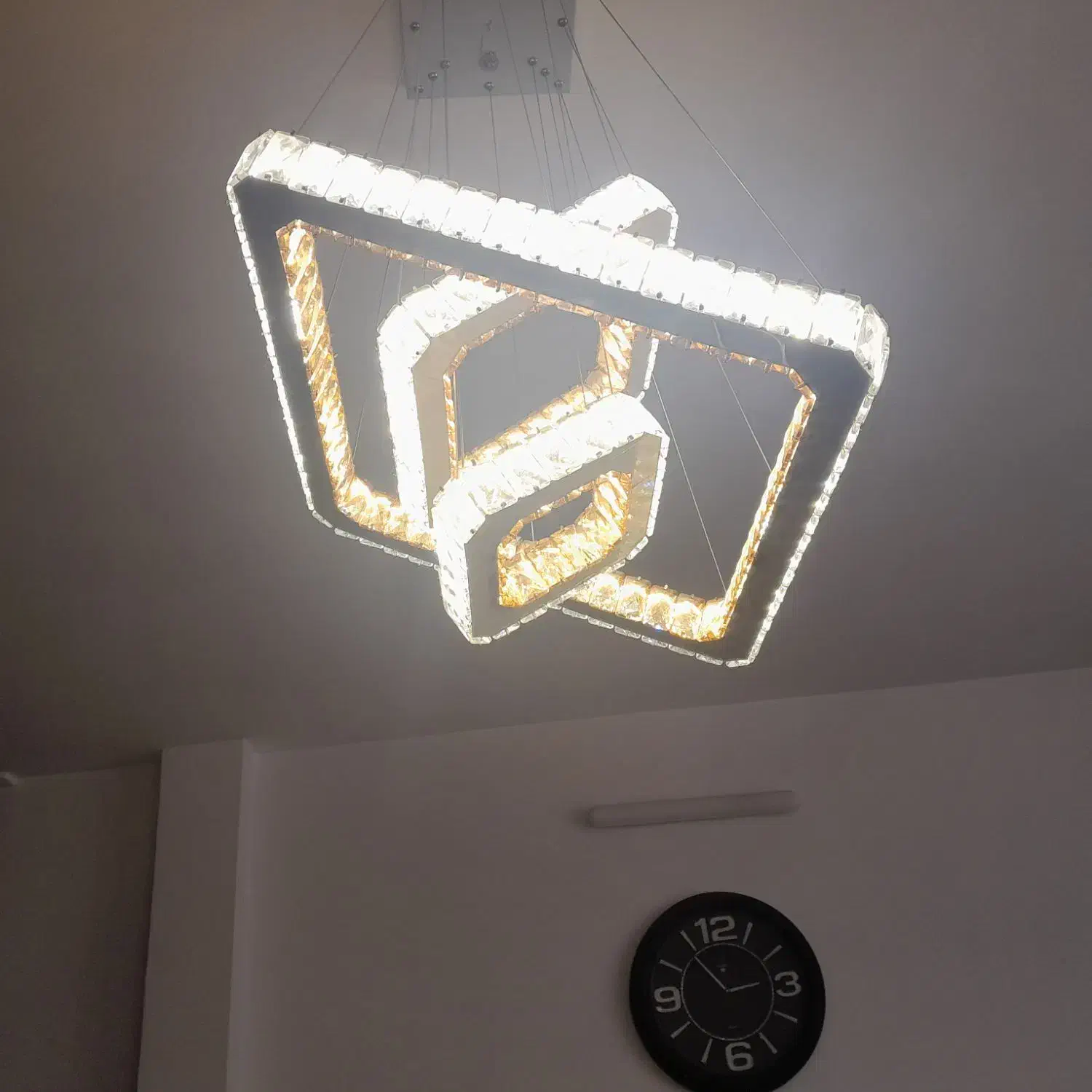 لوستر شیک سالم.|لوستر و چراغ آویز|مشهد, پنجتن|دیوار