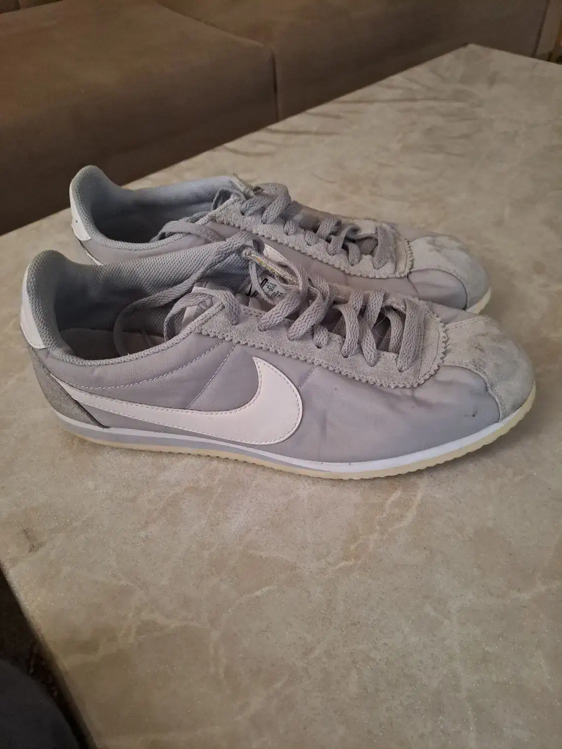 کتونی نایک|کیف، کفش، کمربند|هشتگرد, هشتگرد قدیم|دیوار