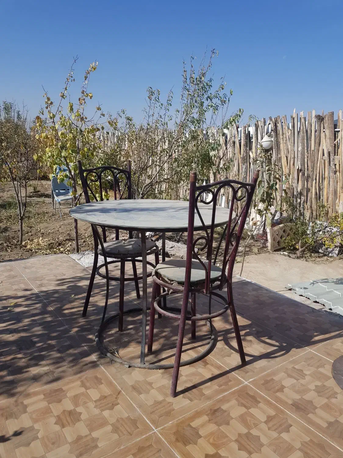 صندلی  گلیم فرش سالم ۹متری سالم|صندلی و نیمکت|همدان, |دیوار