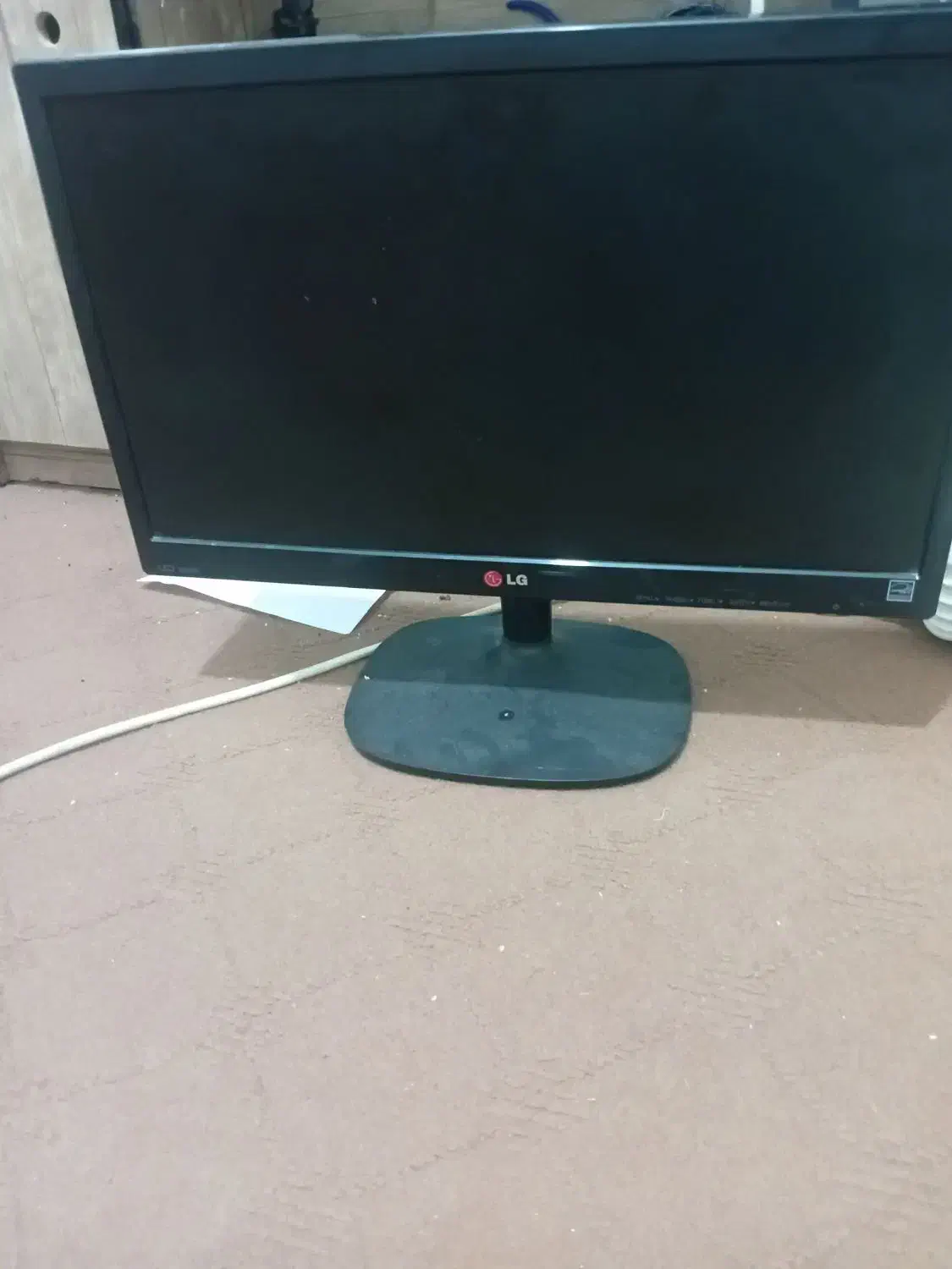مانیتور ال جی|قطعات و لوازم جانبی رایانه|قم, نخودی|دیوار