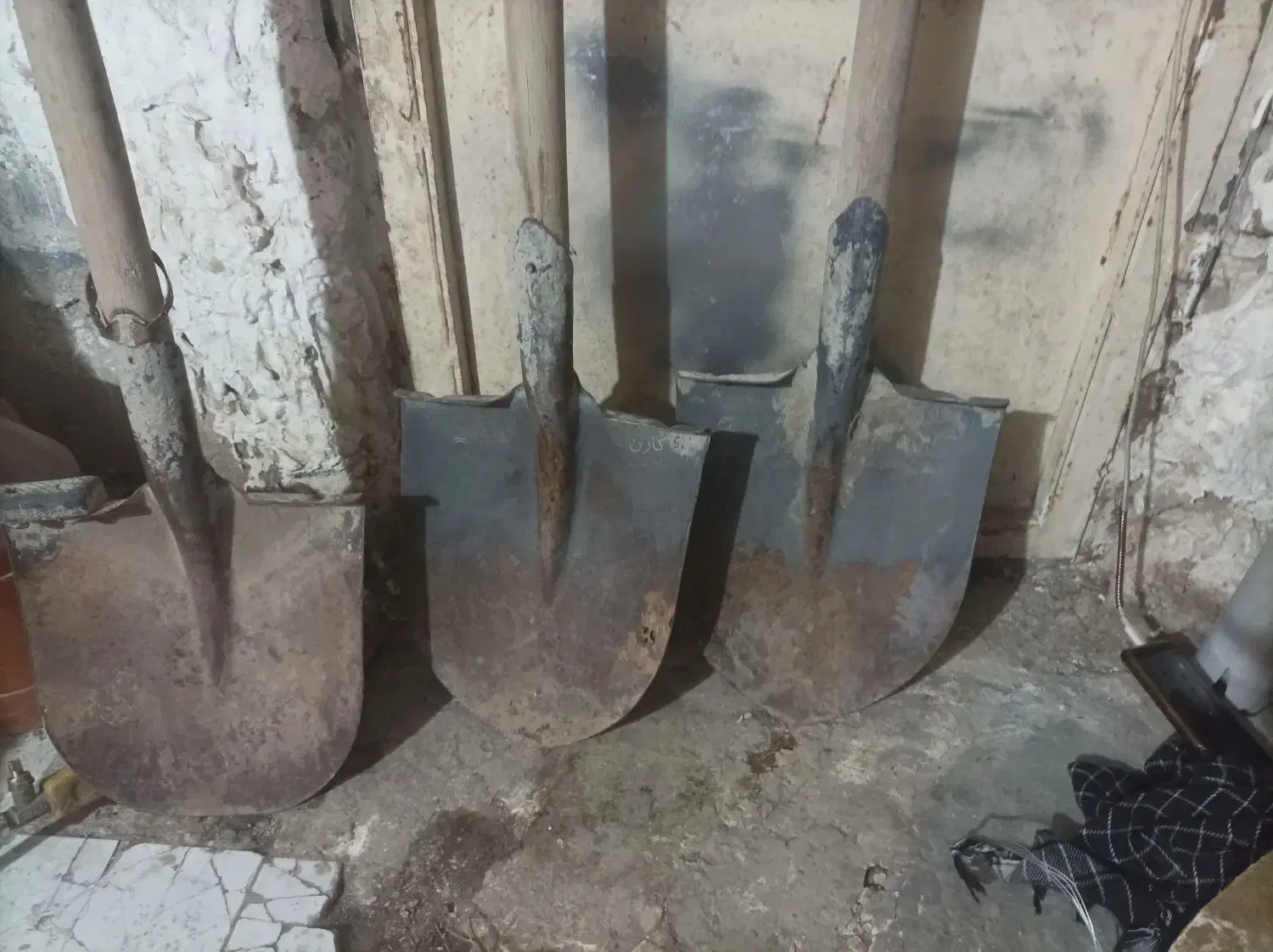 بیل باغبانی|ابزارآلات|اندیشه, اندیشه فاز ۲|دیوار