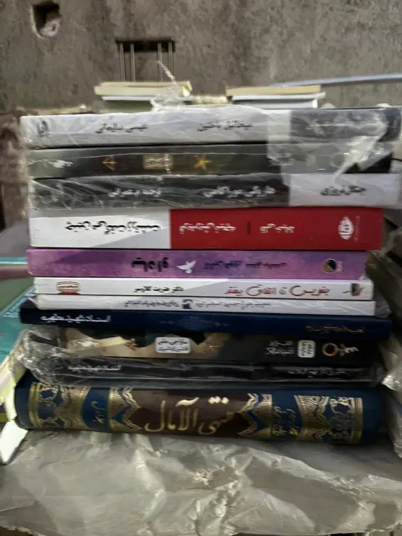 کتاب ب صورت عمده زیر قیمت فاکتور|کتاب و مجله آموزشی|رباطکریم, آدران|دیوار