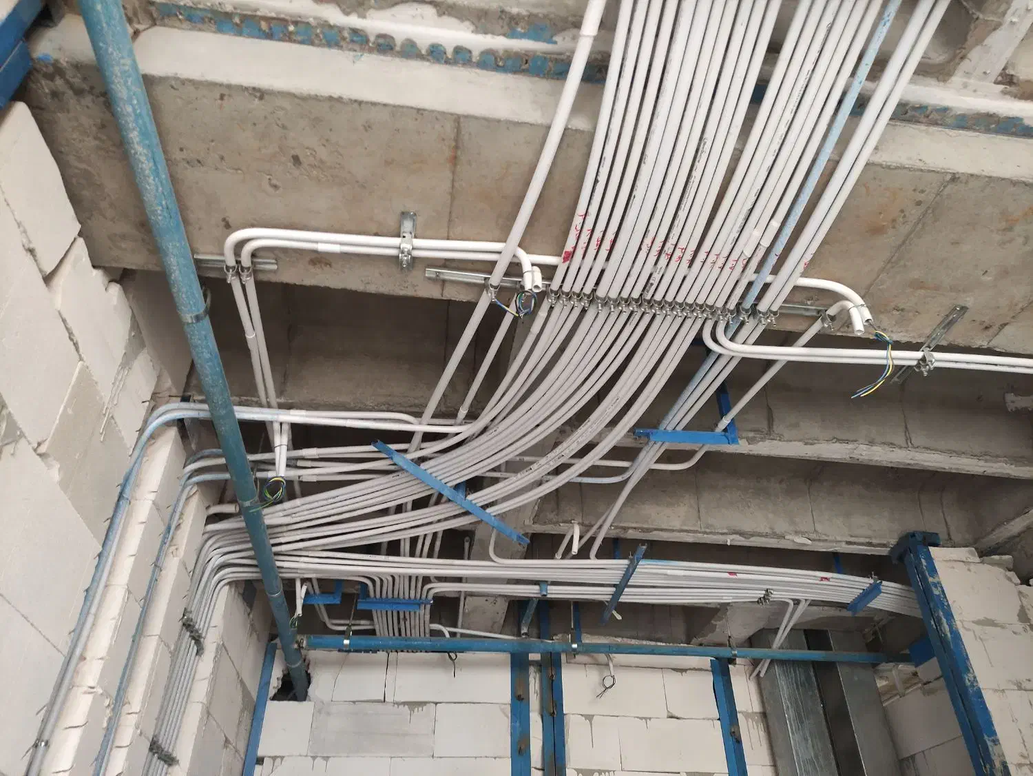 برقکار|خدمات پیشه و مهارت|گلبهار, شهر جدید گلبهار|دیوار