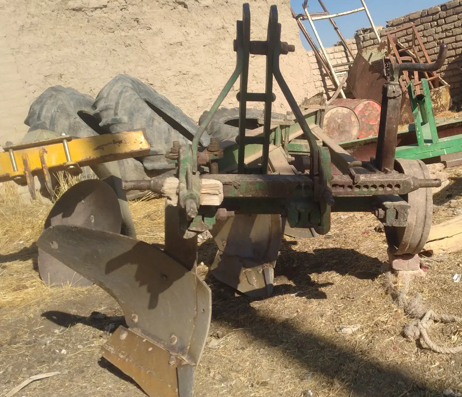 گاواهن رومانی|قطعات یدکی و لوازم جانبی|باوله, |دیوار