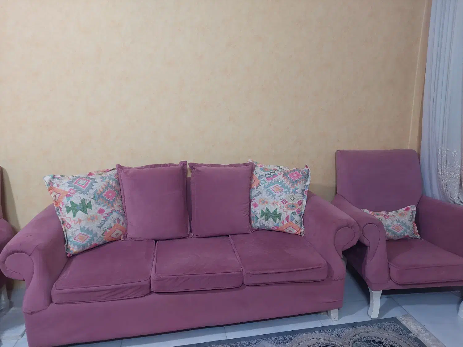 مبلمان|مبلمان خانگی و میز عسلی|مشهد, حضرت حجت|دیوار