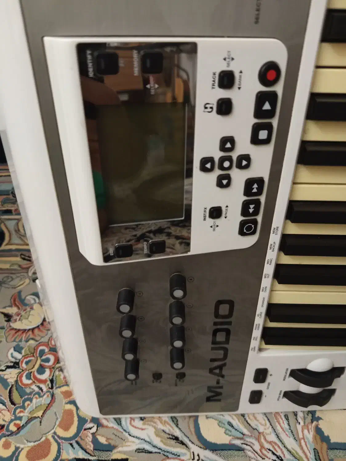 میدی M audio axiom air|پیانو، کیبورد، آکاردئون|پرند, فاز ۳|دیوار