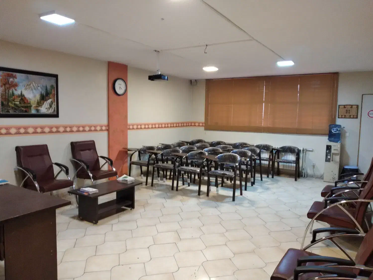 اجاره اتاق در دفتر کار بصورت دربست|اجارهٔ دفتر کار، اتاق اداری، مطب|اصفهان, نقش جهان|دیوار